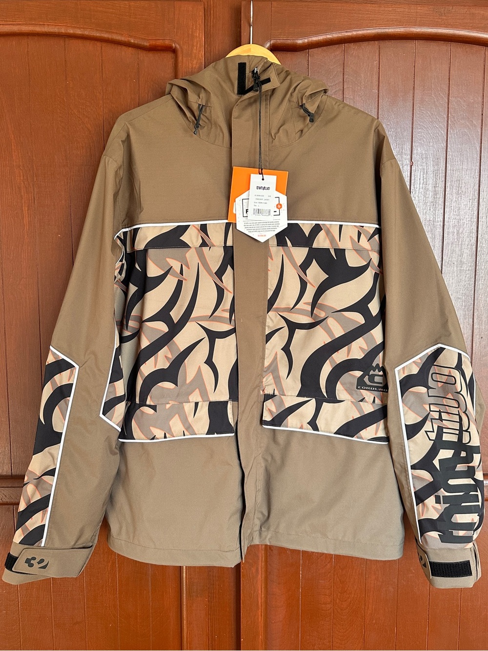 (RARE!) THIRTY TWO LIMITED EDITION “CORDUROY” SNOWBOARD/SKI JACKET SIZE L CAMO